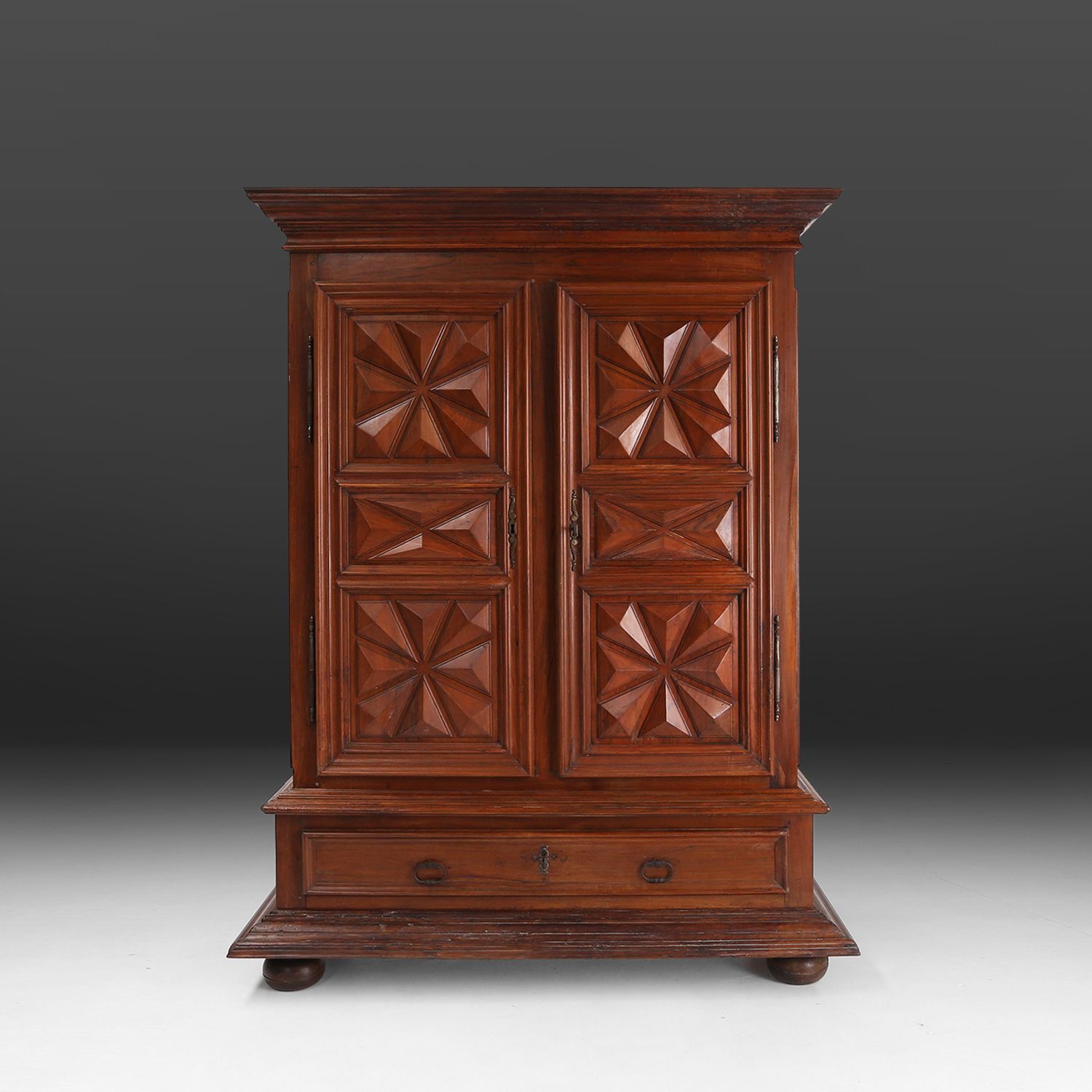 French Early 17th Century Louis XIII wardrobe-img